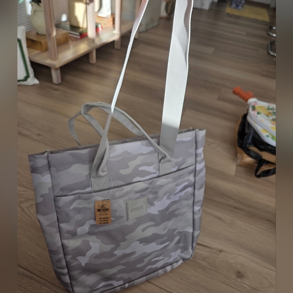 Pink Camo Backpack - Picture 7 of 10